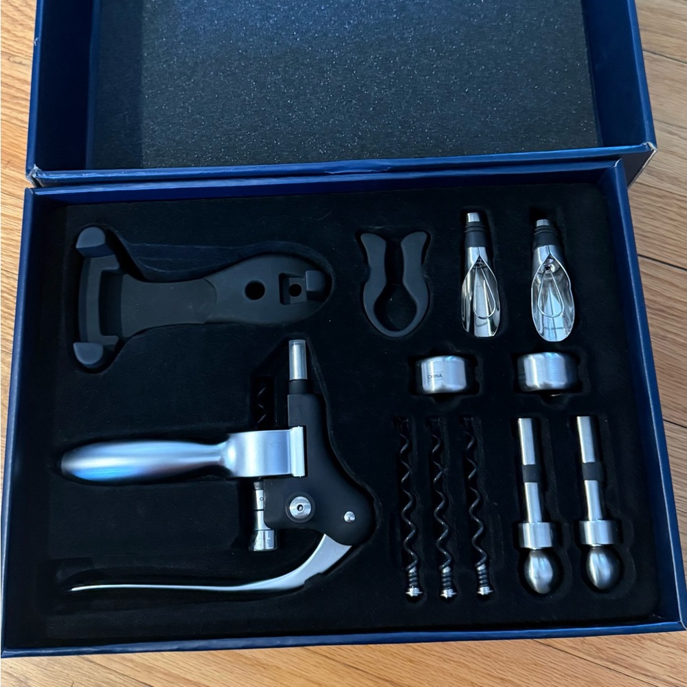 NEW Brookstone Wine Connoisseur Bottle Opener LARGE Set